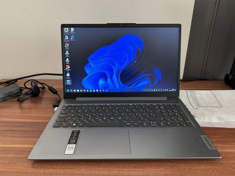 لپتاپ Lenovo IdeaPad Slim 3 15IRH8