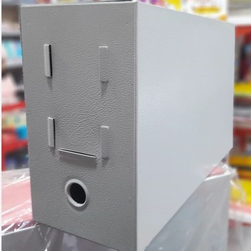 مقایسه زونکن فلزی اداری زونکن با زونکن پلاستیکی، کدامیک بهتر است؟